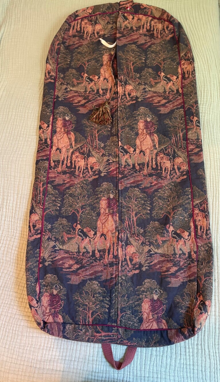 Vintage Style Tapestry Garment Bag Equestrian Horse Hunting Scene Zip Travel